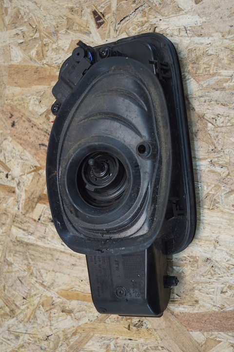 фото №7, Крышка заливка топлива audi a4 b9 8w0809906