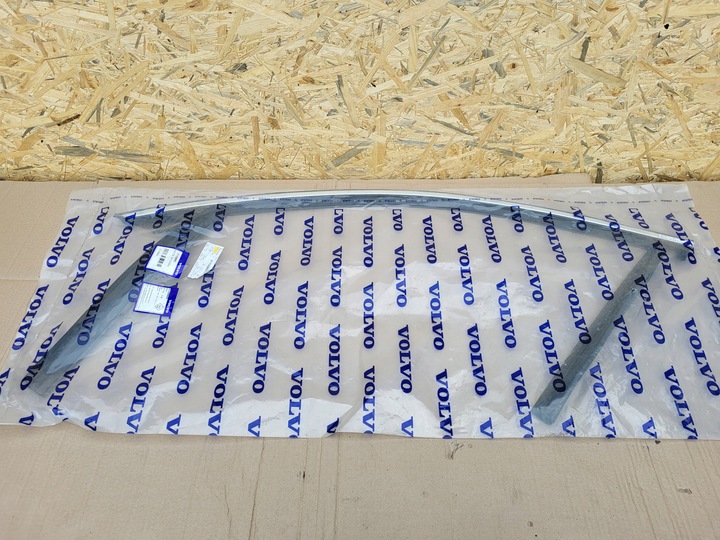 фото №1, Volvo s90 прокладка стёкла дверь передних левая new