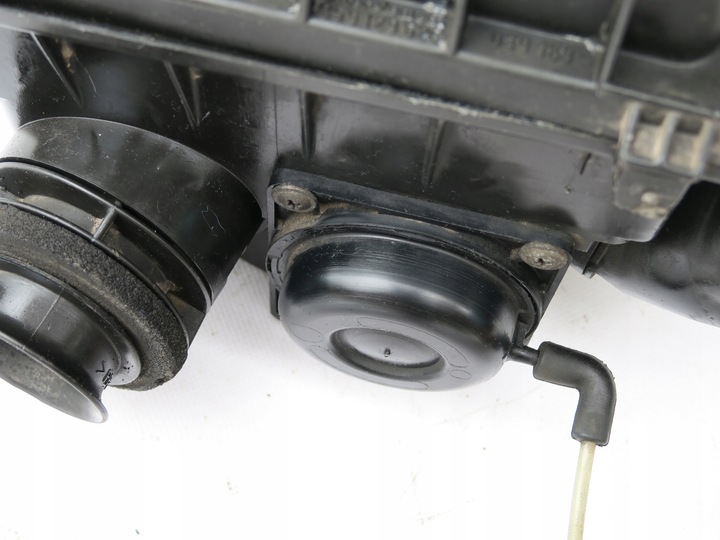 фото №9, Корпус фільтра повітря 2.0 8v abk audi 80 b4