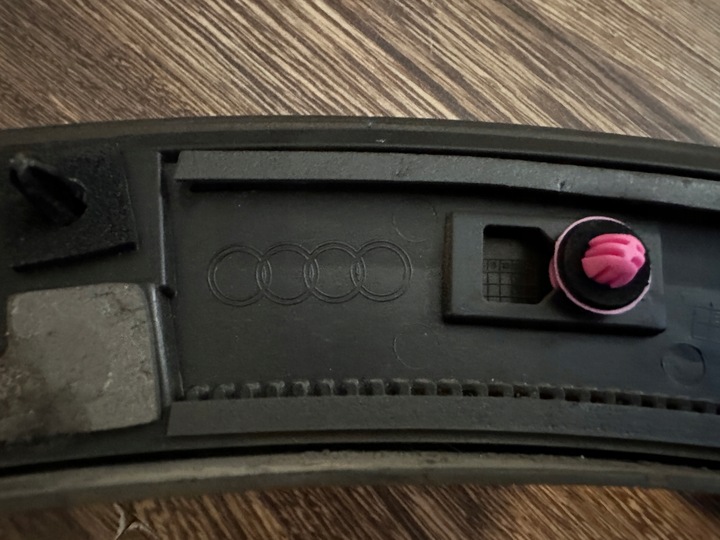 фото №9, Audi q8 rsq8 s line 4m8853818 планка левая зад