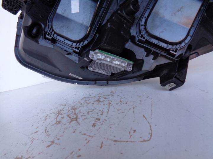 фото №7, Лампа права фара opel vivaro c 19- zafira d ксенон