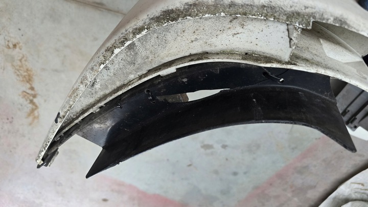 фото №11, Atego 2 рестайлинг комплектная капот решётка решётка радиатора уголки уголок кабины