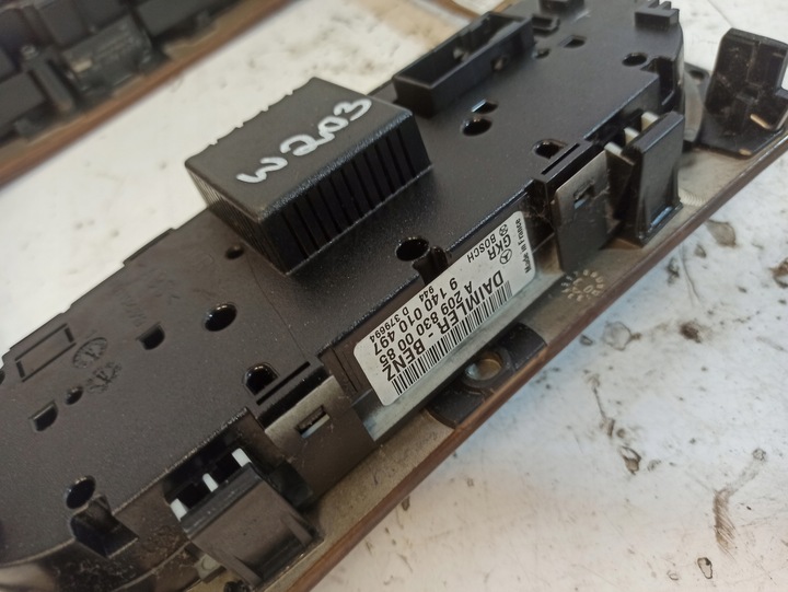 фото №13, Mercedes w203 панель кондиционера воздуховод a2036802539 a2038300785 2038219679