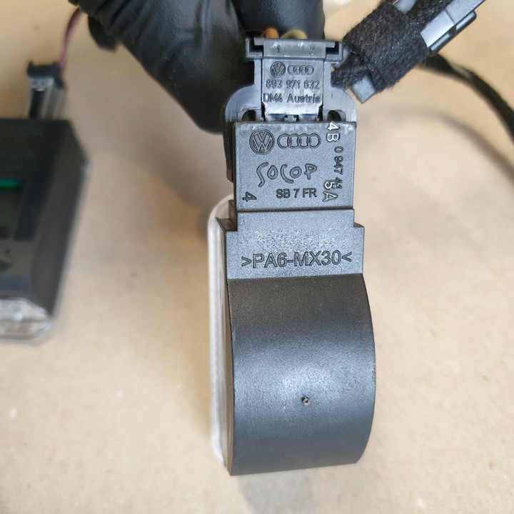 фото №8, Джгут бардачка панелі лампа led audi a6 c7 a7 4g оригінальний номер eu