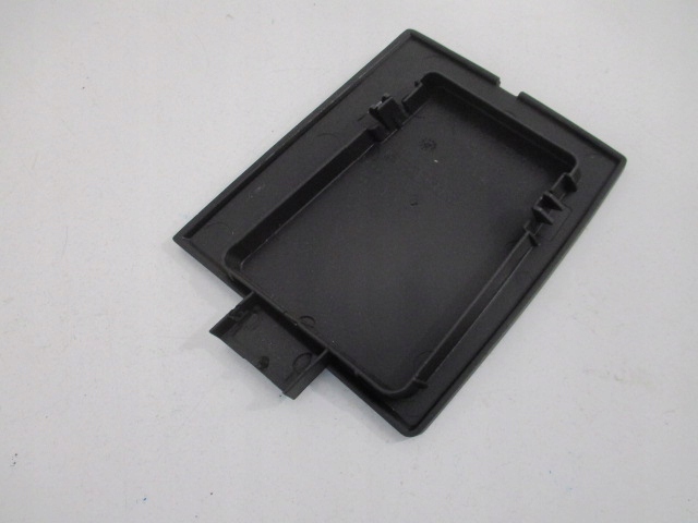 фото №6, Citroen c5 iii x7 заглушка крышки задней правая новая 8748rw