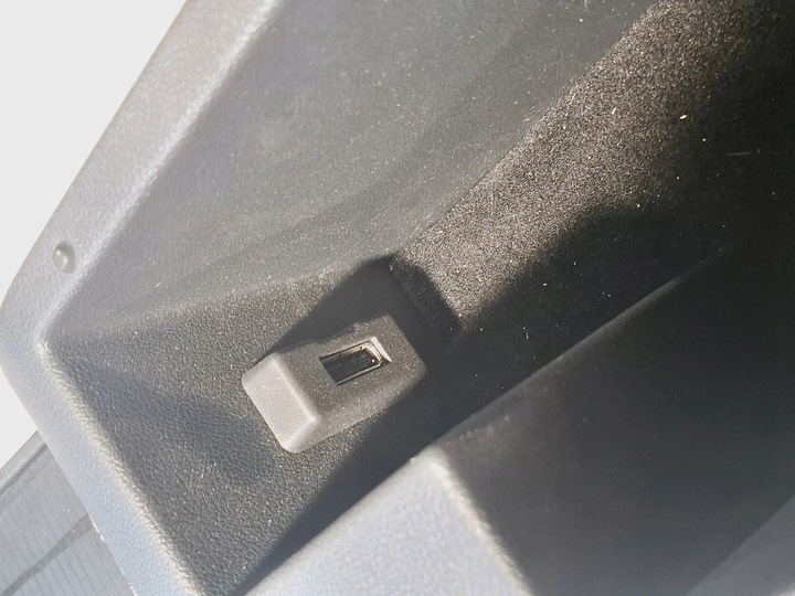 фото №9, Підлокітник тунель середній дисплей skoda superb ii 2 3t0 2008-2015