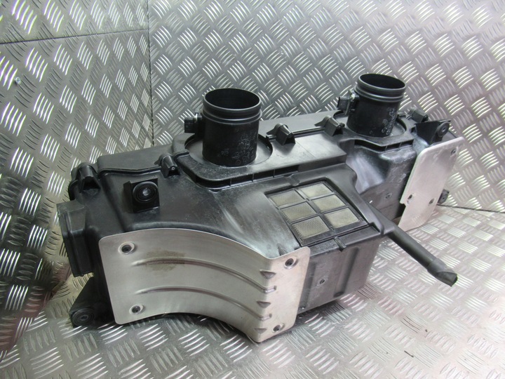 фото №8, Audi r8 5.2fsi корпус фільтра повітря 420133837