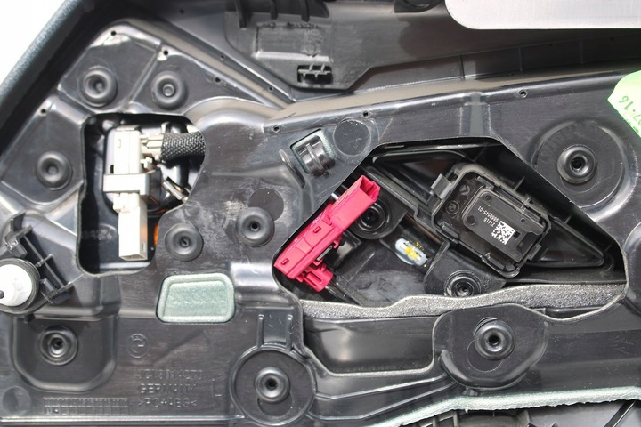 фото №12, Bmw m5 5 g30 f90 боковина обшивки дверь дверные обивка кожа 51419473909 5