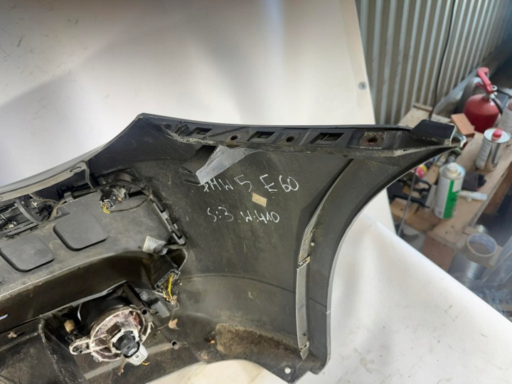 фото №12, Bmw 5 e60 бампер перед передний 03-07 распылитель. pdc 7033694