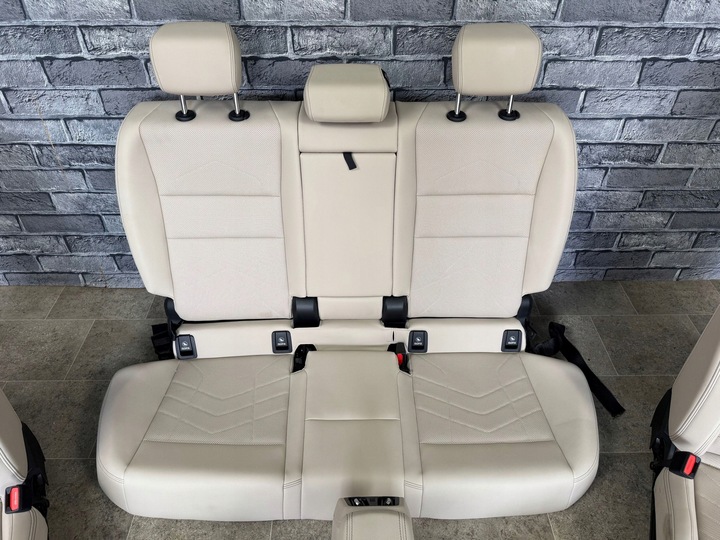 фото №7, Bmw x1 u11 салон сиденья диван обшивки спортивные сиденья sensatec бежево-серый механическая коробка передач