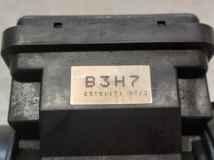 фото №7, Mazda demio 1.3 96- расходомер e5t51171