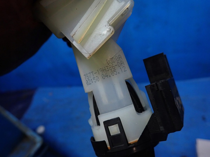 фото №6, Szt ключ замок зажигания ford focus mk3 7s7t-19h386-da