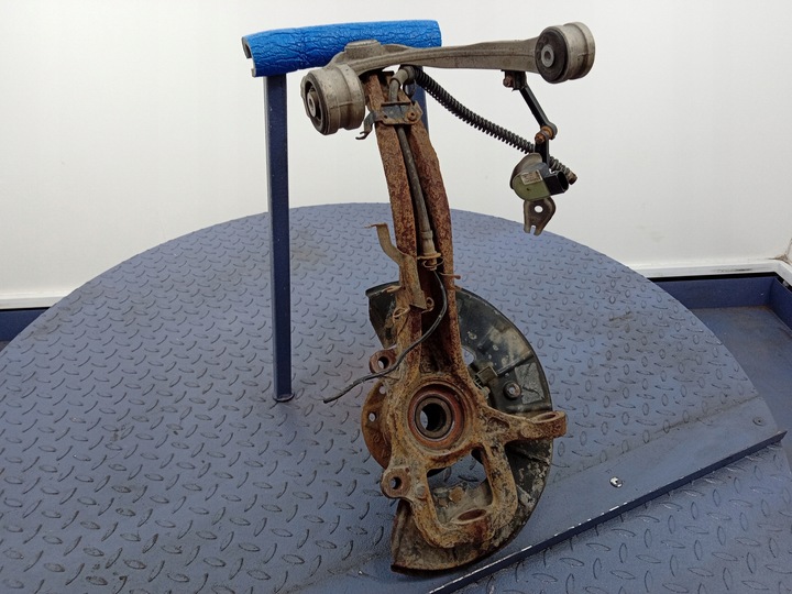 фото №7, Audi q7 4l 4.2 tdi поворотна опора права перед