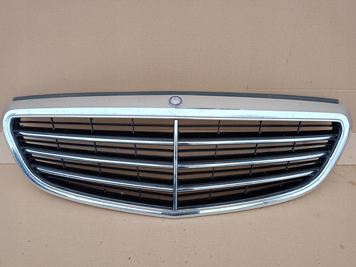 фото №1, Решётка решётка радиатора хром mercedes c-klasa 205 a2058802683 оригинал