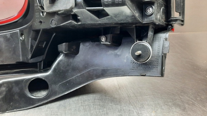 фото №10, Лампа зад задня ліва 32293876 volvo v90 пошкоджені кронштейни