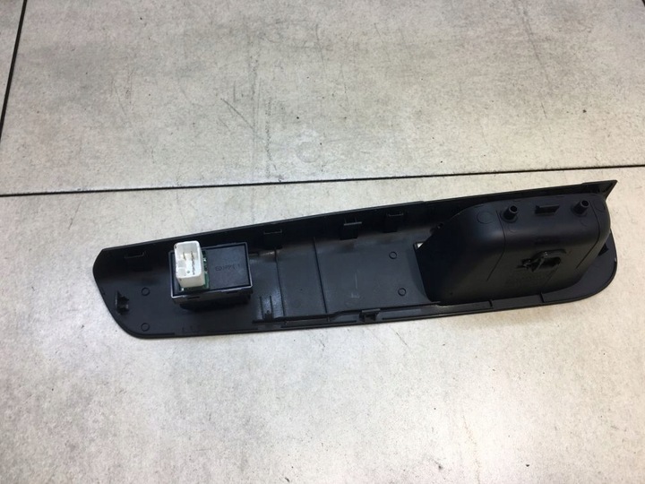 фото №8, Панель скла праві перед kia ceed i 82361-1h000