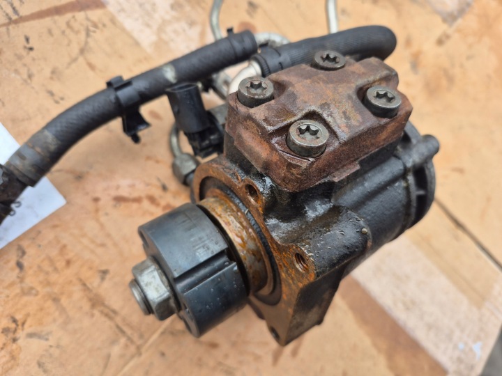 фото №7, Vw audi skoda 1.6tdi насос топливная рейка / 03l130755e