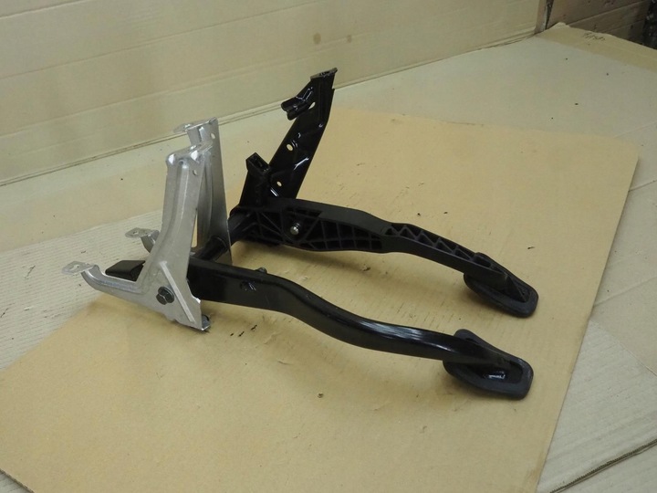 фото №16, Volvo s60 v70 ii 2.4 t педаль зчеплення гальма педалі європа