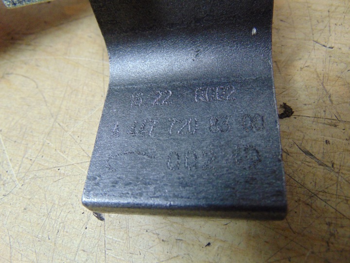 фото №8, Петля дверь верхний mercedes vito w447 a4477208300