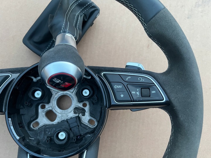 фото №11, Audi rs3 8v рестайлинг оригинальная руль ручка кожа алькантара