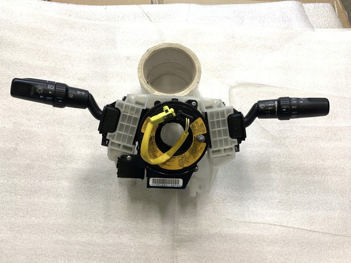 фото №1, Перемикач комбінований світла стрічка подушка безпеки mazda5