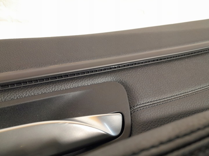 фото №5, Bmw 3' f30 боковина двері правий зад чорна шкіра