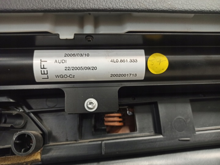 фото №11, Audi q7 4l bose дверна карта (обшивка) права зад 4l0861334