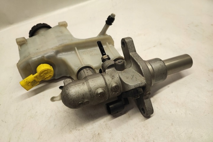 фото №7, Бачок тормозной vw golf vii 5g1, bq1, be1, be2 5q2611301h 2.0l