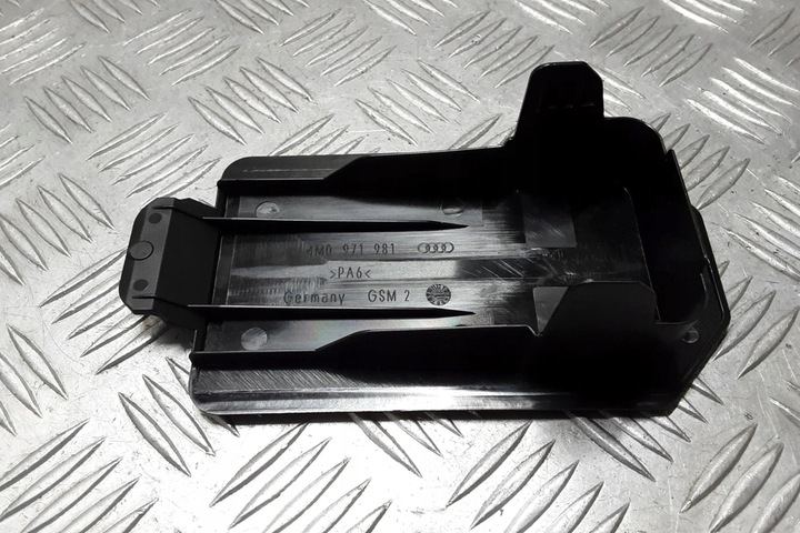 фото №1, Інші запчастини внутрішні audi a4 avant 8w5, b9 4m0971981 1.4l бензин