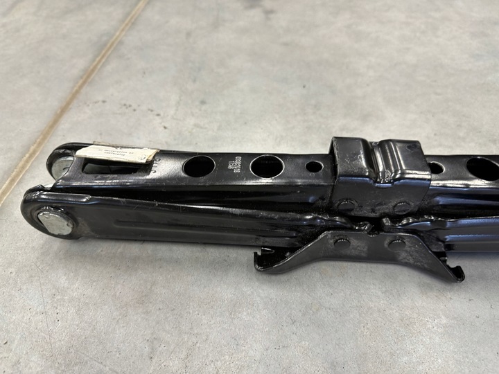 фото №6, Домкрат подъемник audi q5 80a оригинал идеальный 80a011031a