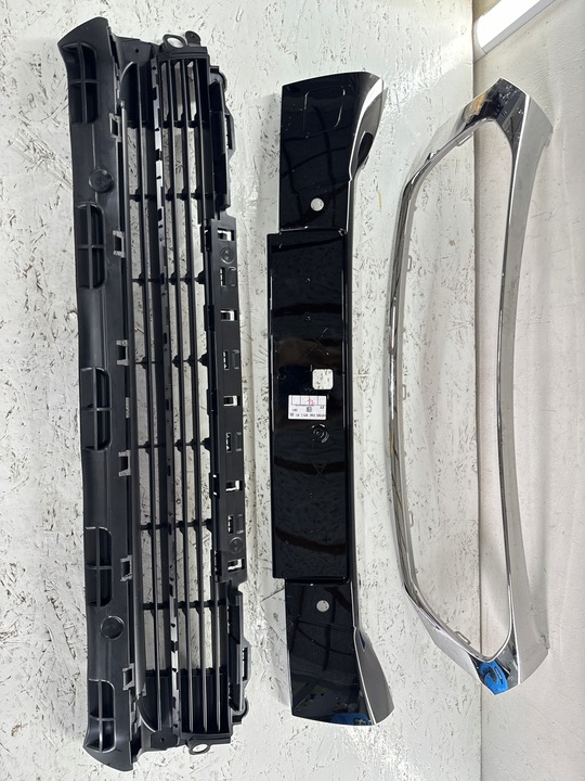 фото №1, Ds4 2015- решётка средняя нижняя накладка хром решётка новое оригинальный номер