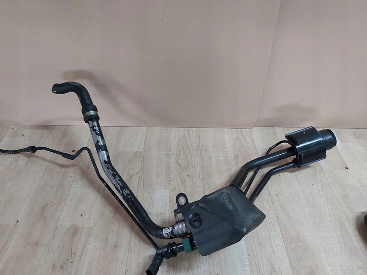 фото №4, Toyota prius plus труба заливка топлива заливная горловина