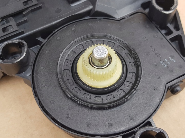 фото №11, Двигунчик скла лівий перед / audi a2 99-05 / 8z1959801 / справний / європа