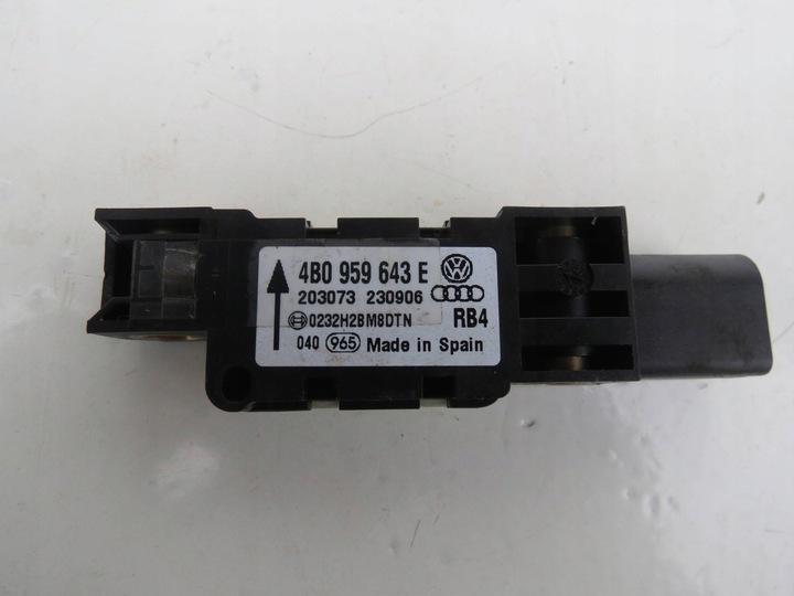 фото №7, Датчик ударний подушка безпеки лівий праві зад porsche cayenne 4.5 v8 4b0959643e