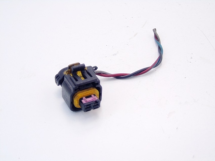 фото №1, Штекер разъём 1.3 cdti corsa c meriva ignis combo