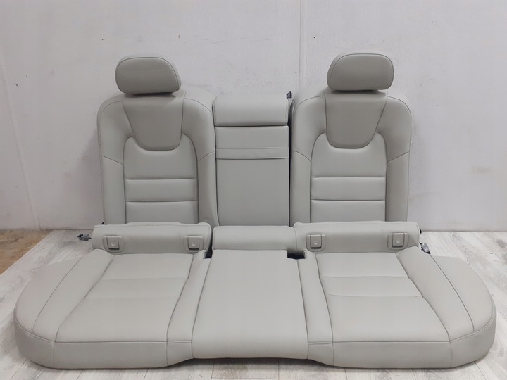 фото №10, Volvo s60 iii 2018- сиденья диван обивка кожа бежевый идеальные