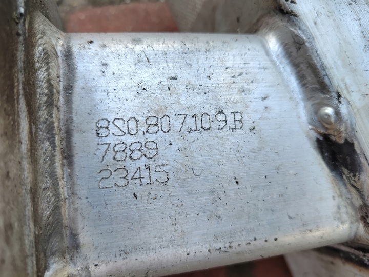 фото №7, Audi tt 8s0 балка підсилювач бампера перед