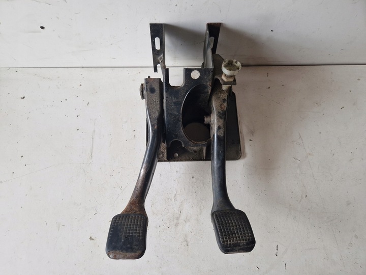 фото №1, Педаль сцепления тормоза iveco daily ii 89-99 2.5 td