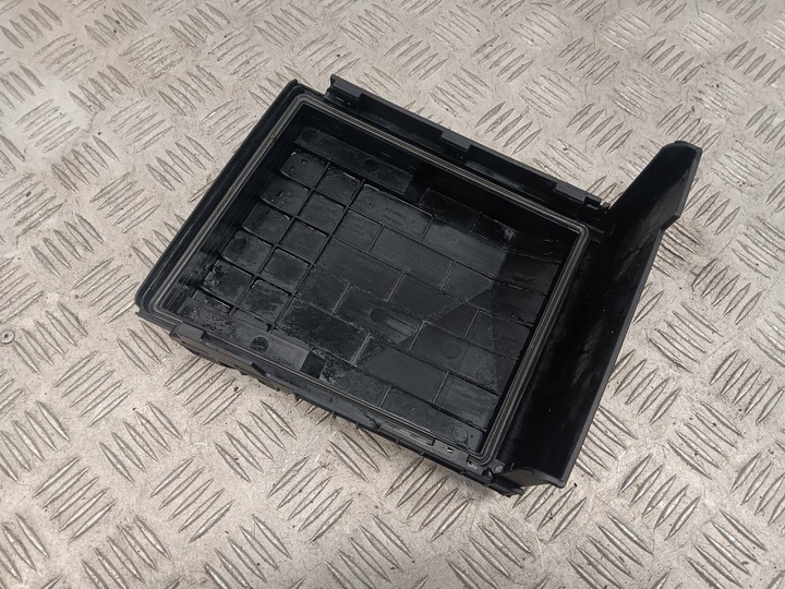 фото №6, Audi q3 8u 1k0937132f коробка предохранителей