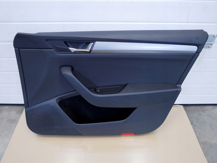 фото №1, Оббивка боковина двері перед праві 3v1867014c skoda superb iii