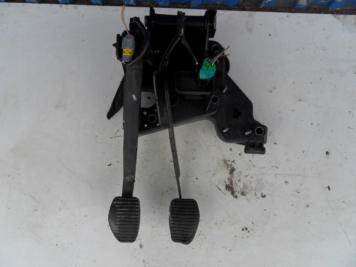 фото №1, Citroen c5 i ii рестайлінг 04-08 2.0 hdi педалі європа