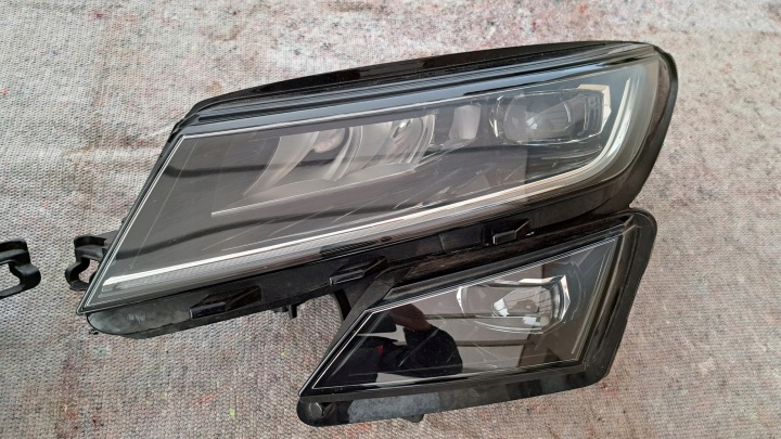 фото №9, Skoda kodiaq лампы перед правая левая 566941016h 566941015h