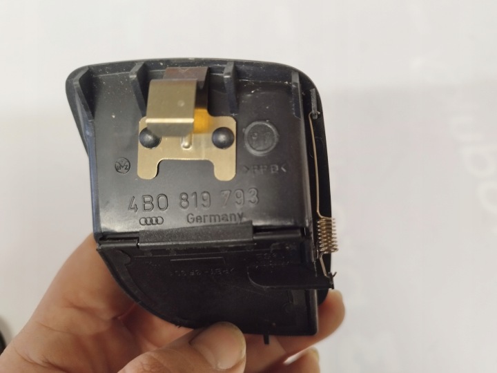фото №9, Audi a6 c5 решётка воздуховод панели левая 4b0819793