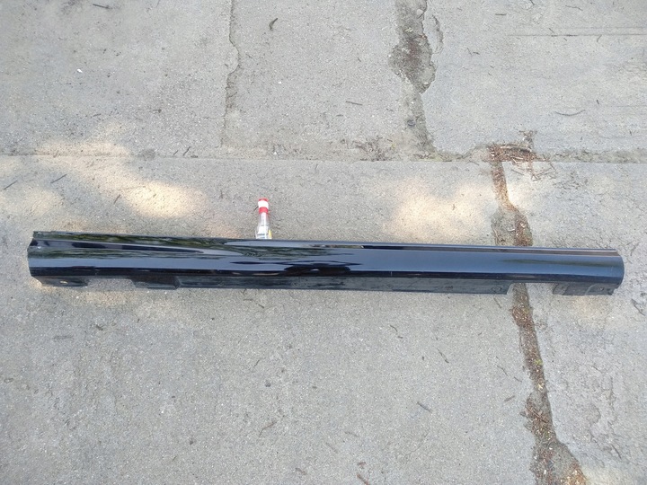 фото №1, Поріг планка правий mercedes w204 amg