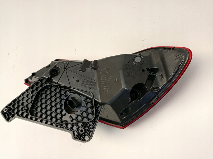 фото №12, Mercedes e-klasa w213 рестайлинг sedan 20- лампа задняя левая левый зад a2139065109