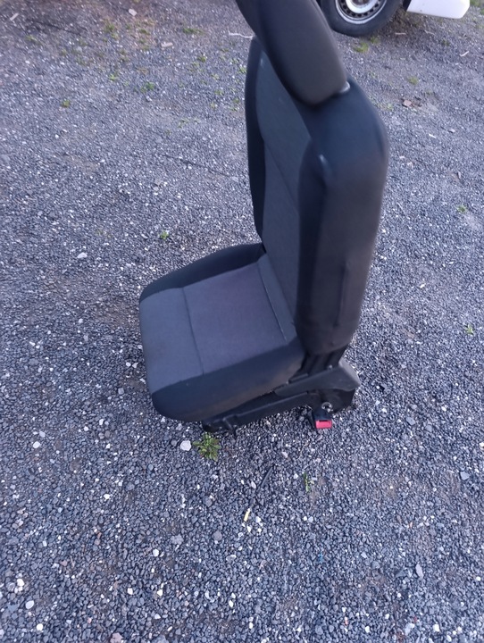 фото №9, Vw t5 t6 сиденье одинарный второй ряд/ 2 ряд koziołek зад/ задний austin