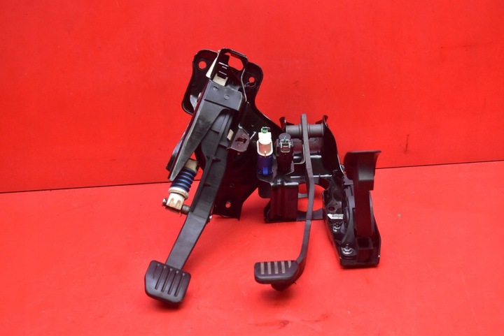 фото №1, Педаль педали сцепление тормоз eu 8g9n-7b633-cb ford mondeo mk4 2.2 tdci