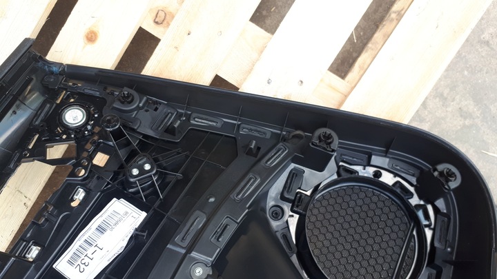 фото №14, A4 b9 8w s4 боковина дверь правые зад алькантара