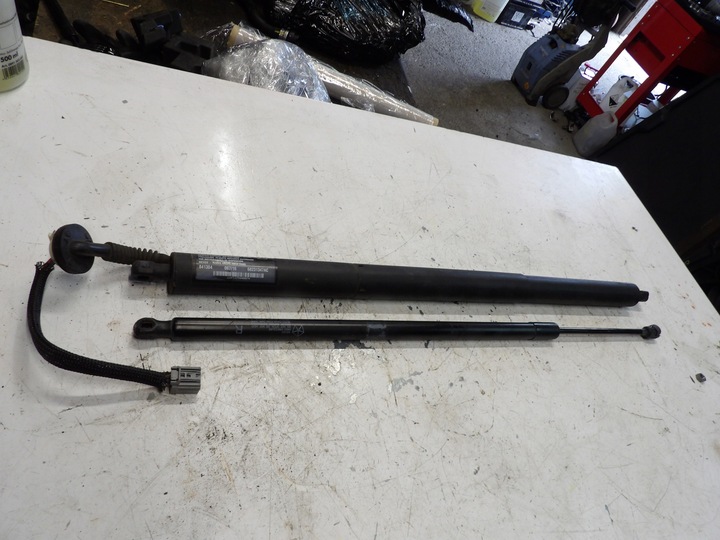 фото №1, Приводи задньої кришки багажника jeep grand cherokee wk2