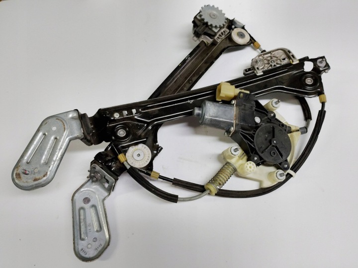 фото №6, Maserati quattroporte vi стеклоподъемник правый зад 670009817 европа